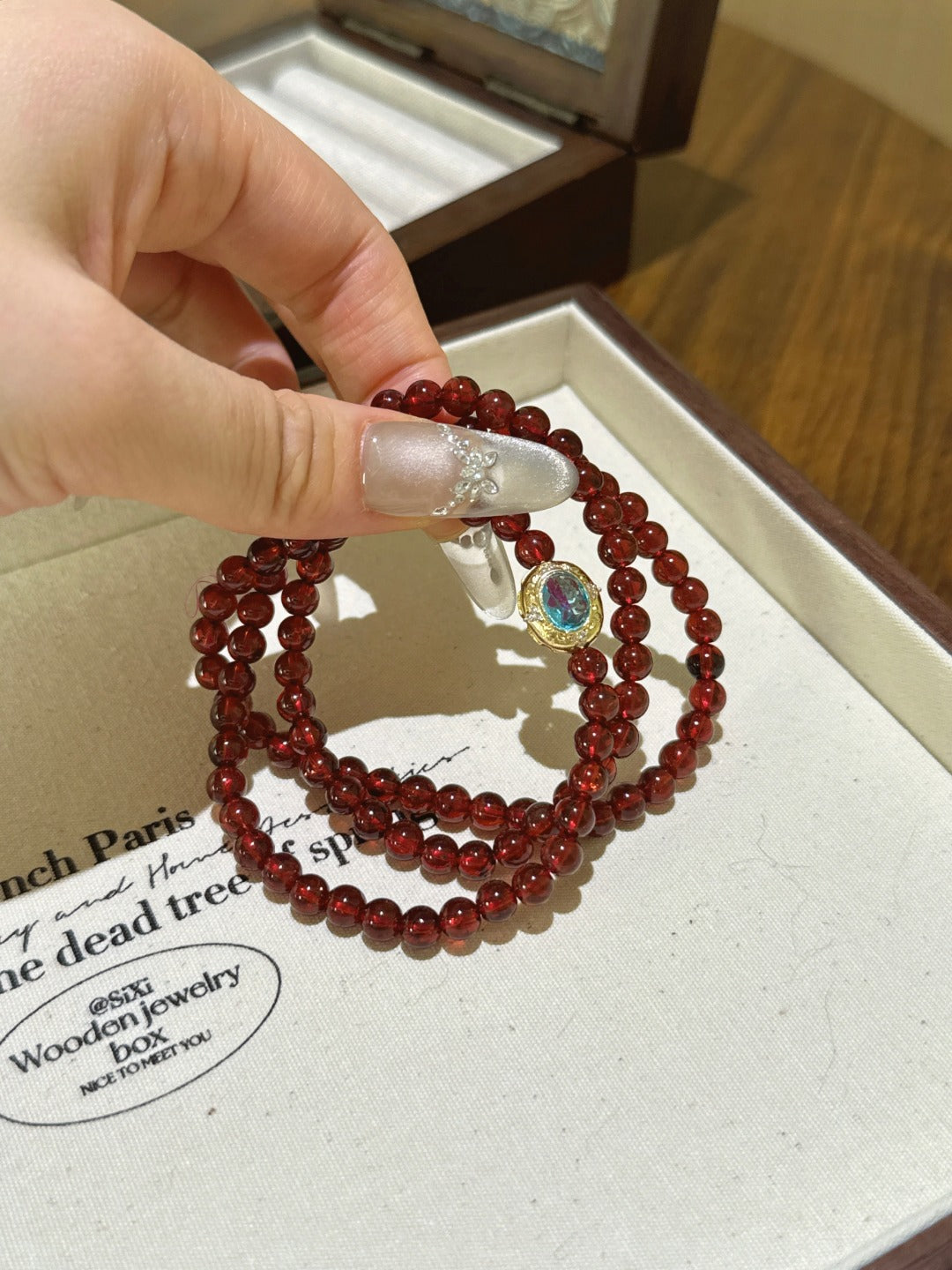 ▫️▪️ Garnet blue magic box multi-loop bracelet